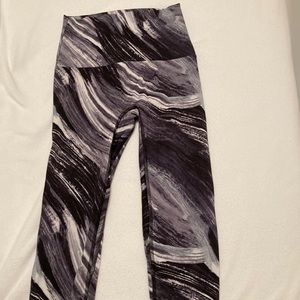 K-DEER yoga pants- barely worn